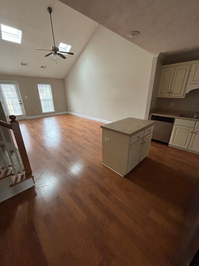 Photo - 941 Bryan Cir