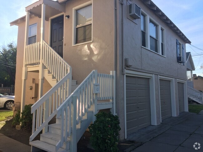 Building Photo - 710 9th St Unit 710 Rental