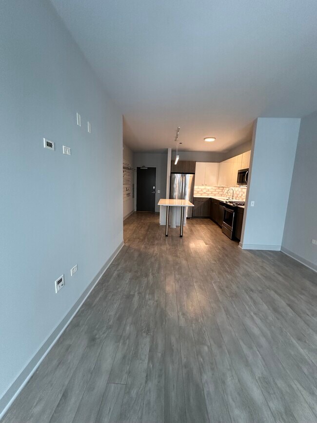 Photo - 1025 W Addison St Unit 705