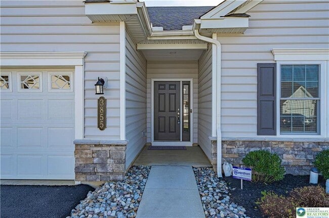 Photo - 3855 Victors Way