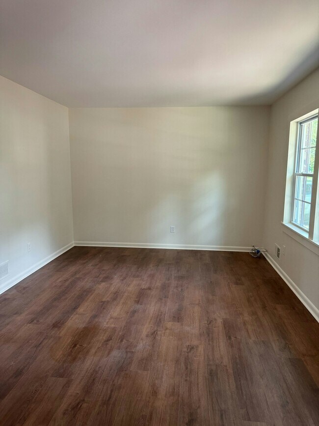 Photo - 10889 Thrasher Rd