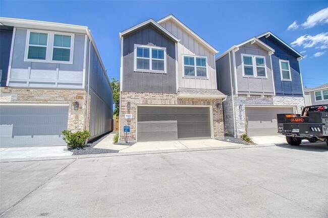 Photo - 16012 Oregon Oak Dr