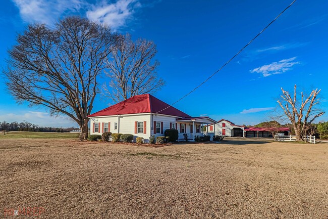 Photo - RENOVATED FARMHOUSE in Mt. Olive!