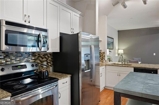 Photo - 5300 Peachtree Rd Unit 0501