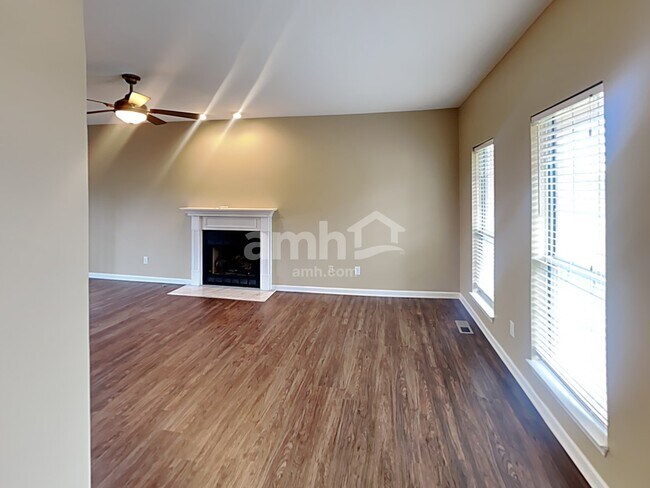 Photo - 2002 Woods Run