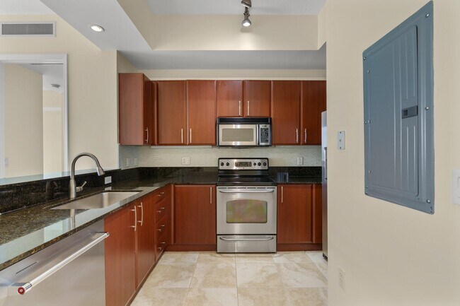 Photo - 403 S Sapodilla Ave Condo Unit 708