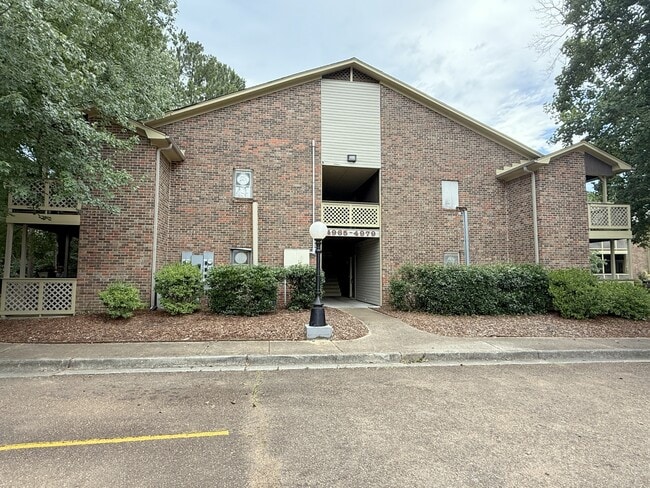Building Photo - 4975-4977 7 Pine Cir Rental