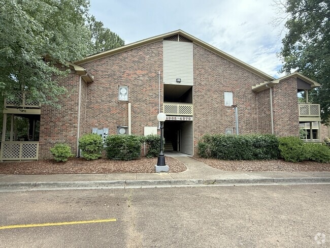 Building Photo - 4975-4977 7 Pine Cir Rental