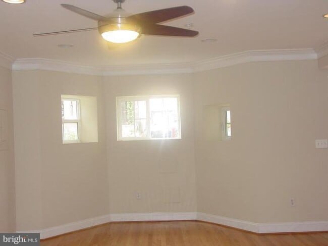 Photo - 13 S St NE