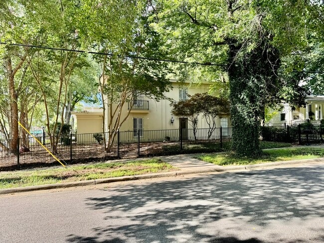 Building Photo - 505 Felder Ave
