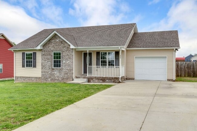 Photo - Beautiful 3bd 2 ba home with a large lot a...