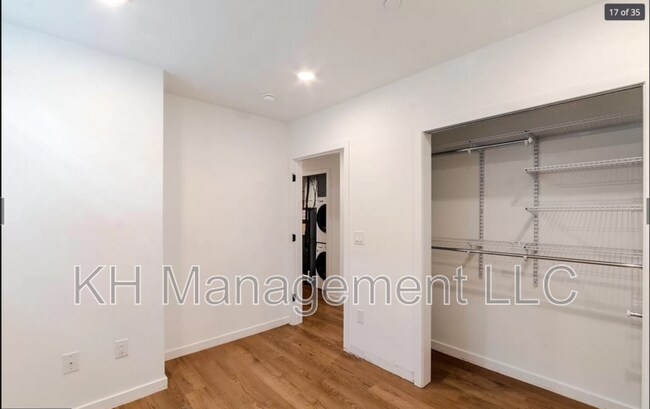 Photo - 640 Moore St