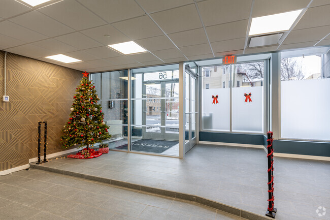 Lobby - Regency on the Hudson