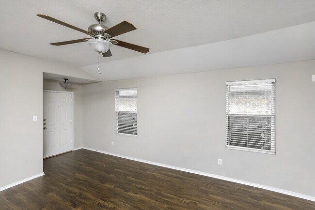 Photo - 516 Cleveland Dr