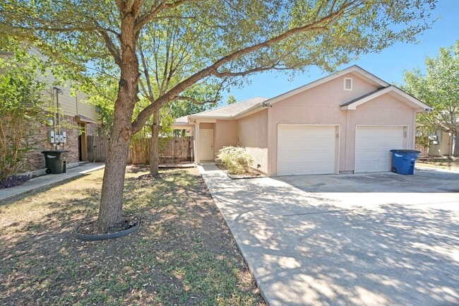 Building Photo - 240a Anne Louise Dr Rental