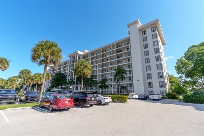 Photo - 3050 N Palm Aire Dr Unit 606
