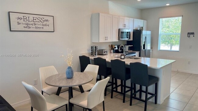 Building Photo - 3381 Composition St