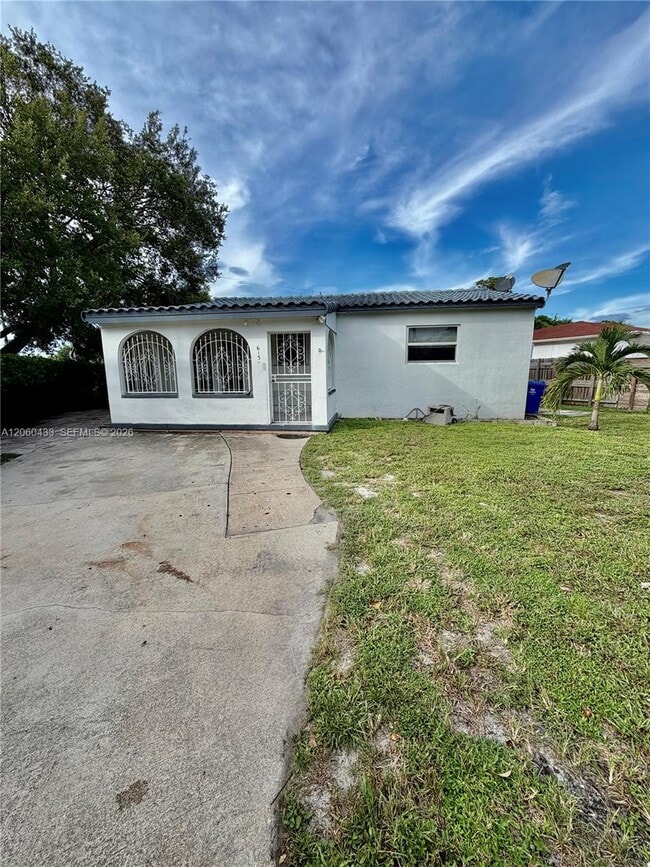 Building Photo - 6137 SW 20th Ct Unit A