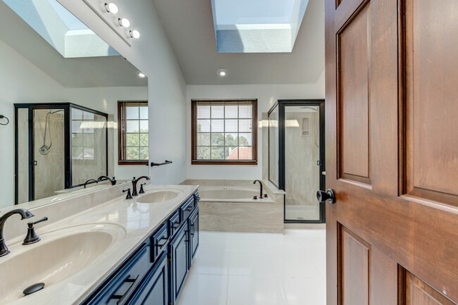 Photo - 15509 Debridge Way