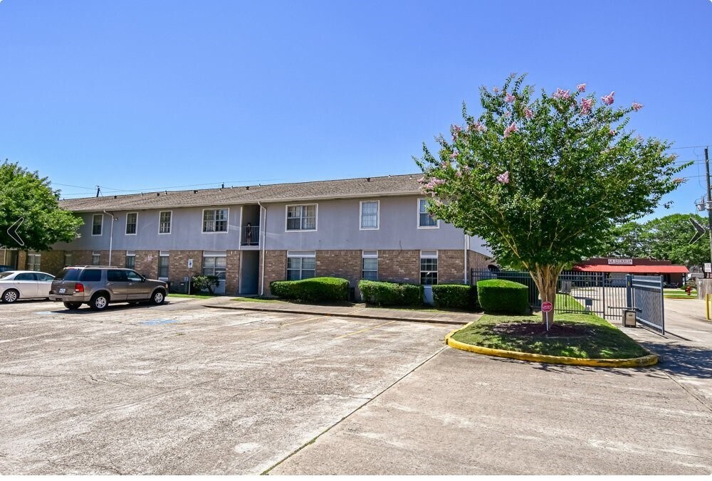 Photo - 5360 E 5th St