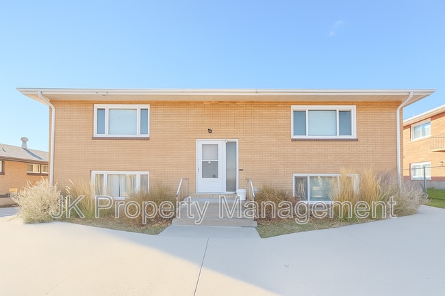 Building Photo - 2100 4th St NE Unit #3