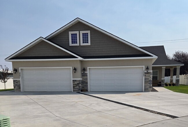 2981 Lisa Court - 2981 Lisa Ct Rental