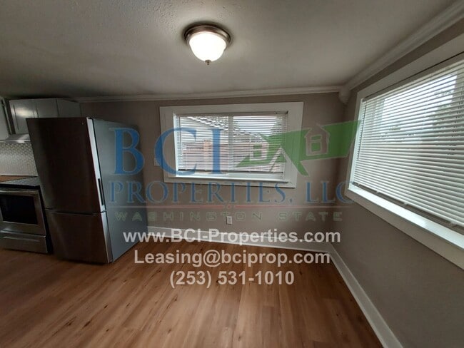Photo - Beautifully remodeled 2 bedroom Duplex nex...