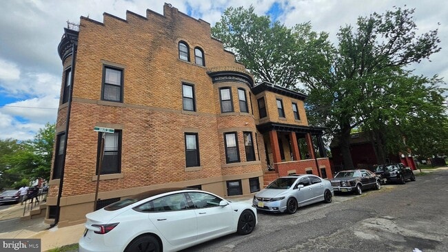 Photo - 178 Brunswick Ave