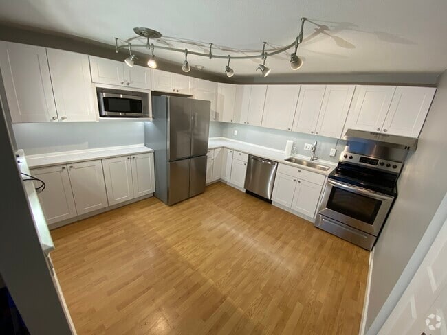 Building Photo - 74 Beach St Unit #3-3 Rental