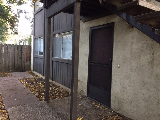 Building Photo - 1279 Citrus Ave Unit B Rental