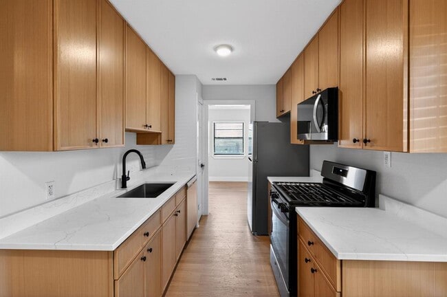 Building Photo - 5928 Signal Point