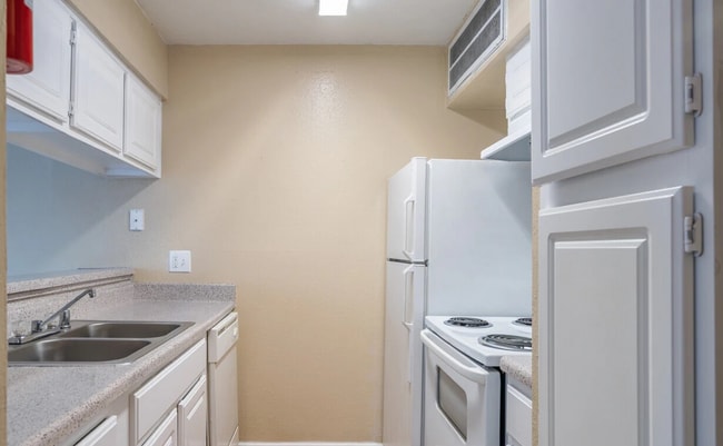 Building Photo - Salado at Cityview