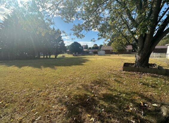 Photo - 208 SE Dockery Ln