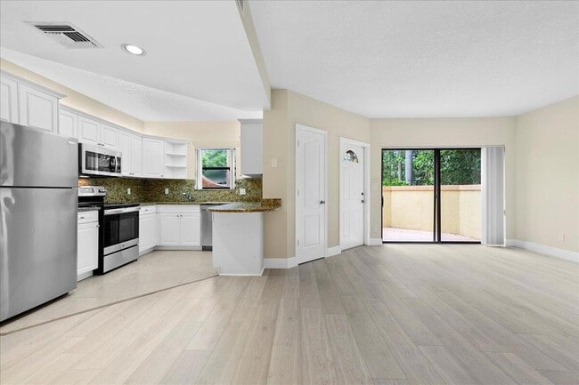 Building Photo - 41 Uno Lago Dr Rental