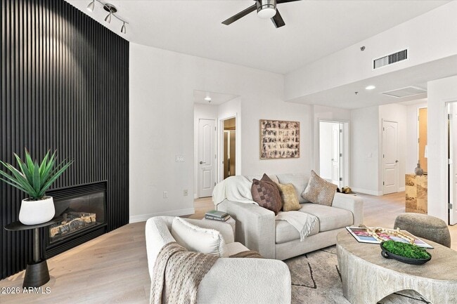 2302 N Central Ave Unit 313