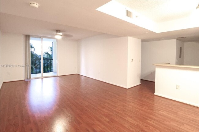 Photo - 520 SE 5 Ave Unidad 1408