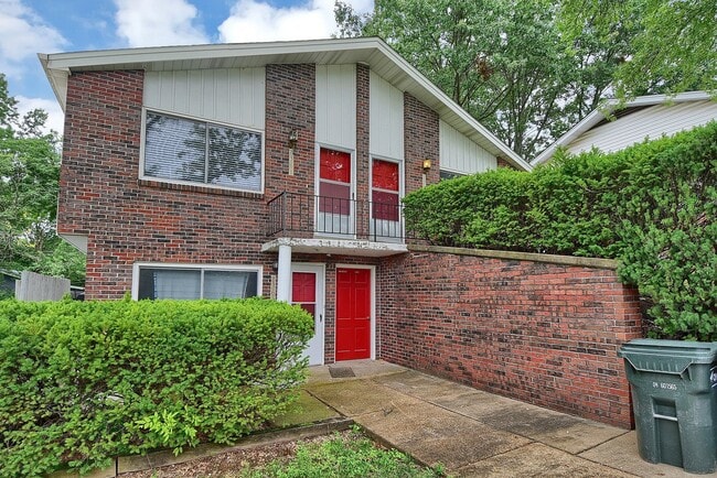 Building Photo - Renovated One Bedroom!! Unit 9- 2361 Ida Rental