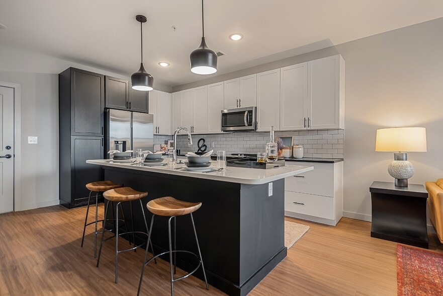 Hadley Model Kitchen with Quartz Countertops and Stainless Steel Appliances