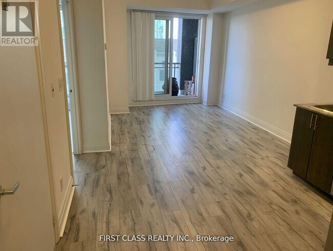 Photo - 17 Kenaston Gardens Unit 404