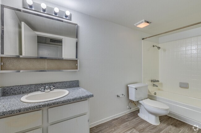 2 BR, 2 BA (Tahoe legacy) - 900 SF
