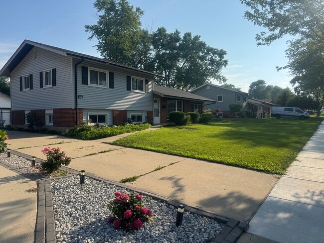 Building Photo - 555 Baxter Ln Unit Basement