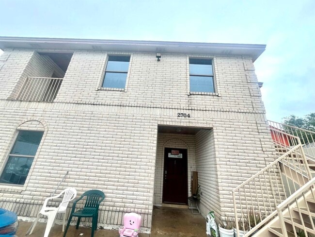 Building Photo - 2704 San Agustin Ave