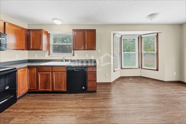 Photo - 5829 Sharets Dr
