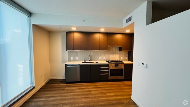 Building Photo - 800 Columbia St Unit 1503 Rental