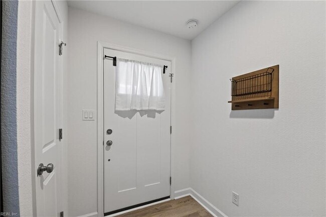 Photo - 2011 Laycock Ln Unit 102