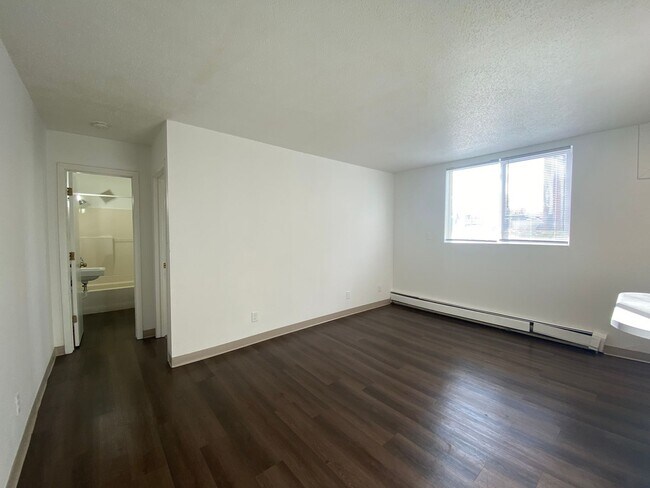 1 bed, 1 bath - $725/month