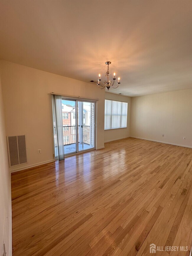 Photo - 365 Lehigh Ave Unit 309