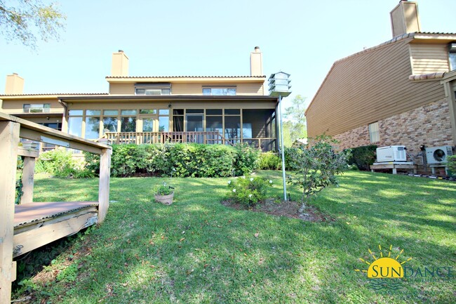 906 Regatta Dr