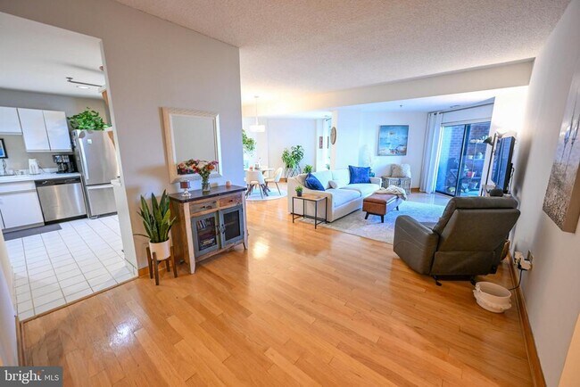 Photo - 2515 Boston St Unit 1108