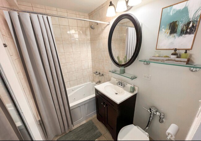 Photo - 1227 N La Salle Dr